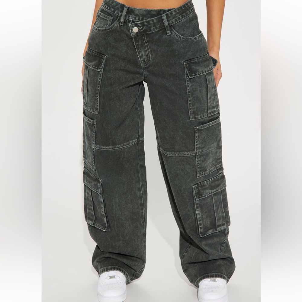 Fashion Nova cargo jean size 13